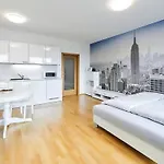 דירה Garden Towers