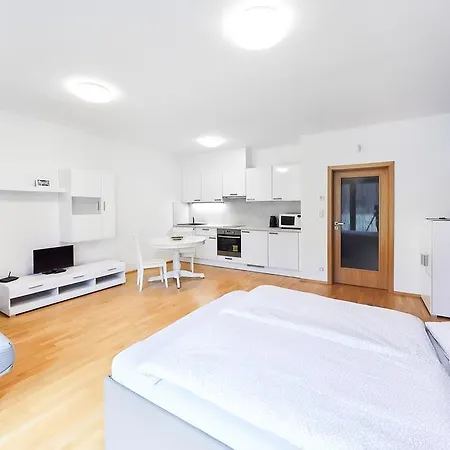 Apartment Garden Towers Prag